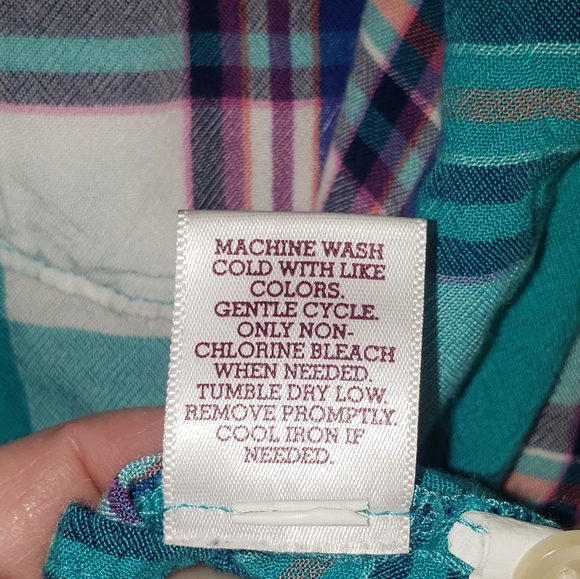 Sleeveless flannel button up shirt - Picture 5 of 10